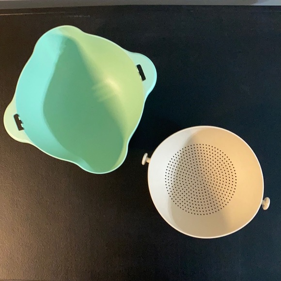 Sustainable Kitchen Ware—Bamboo Strainer/Pour Bowl and On-The-Go Cutlery Set - Picture 2 of 8